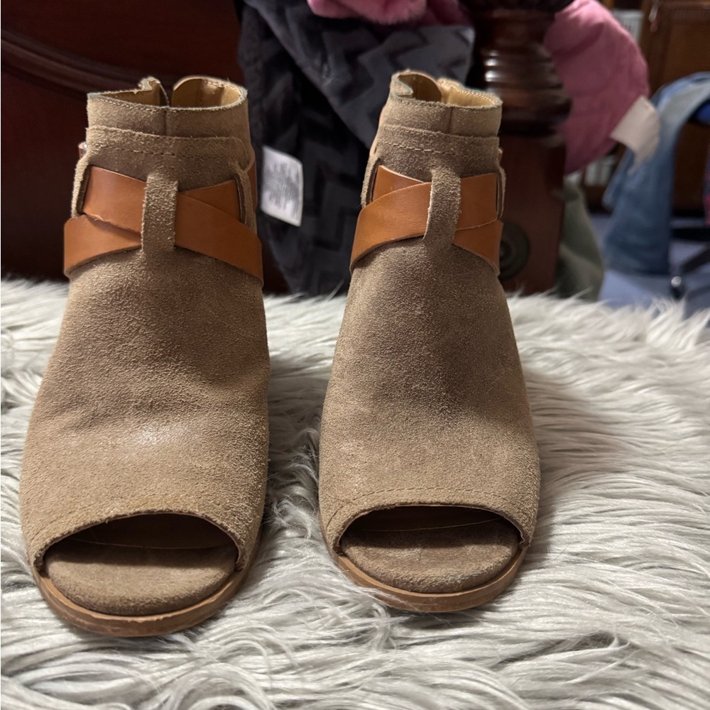 Lucky Brand Tan Ankle Booties with Open Toe and Block Heel
